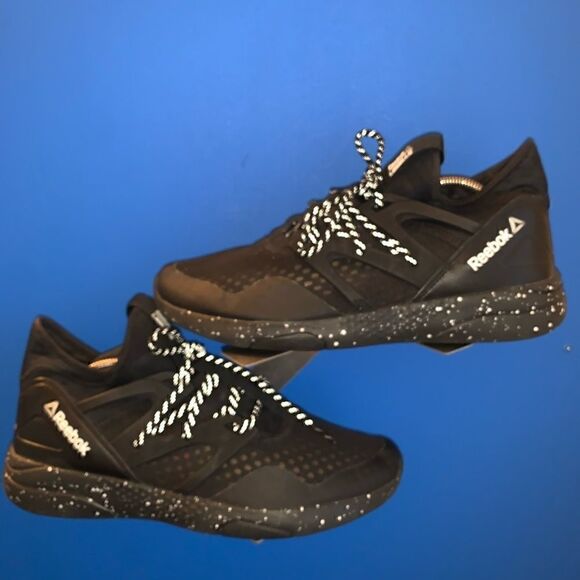 Reebok Lesmills NA Size 9.5 Fashion sneakers - Picture 1 of 8